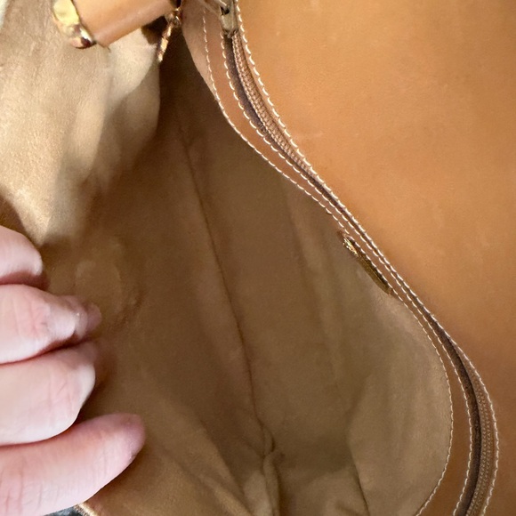 Gucci Vintag Crossbody Bag - Picture 10 of 11